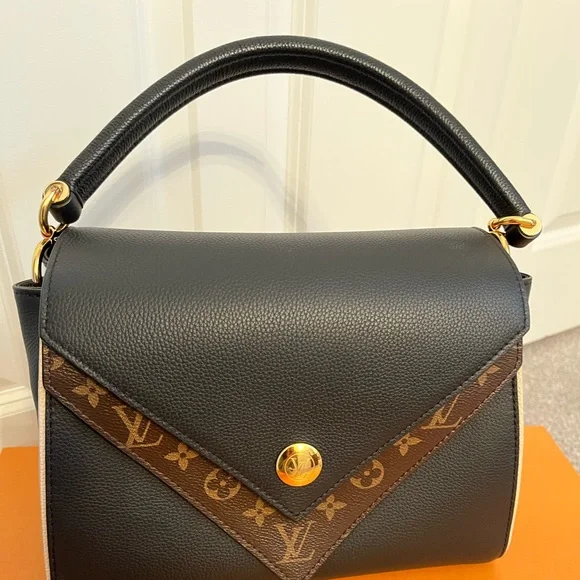 LV bag - Picture 3 of 12